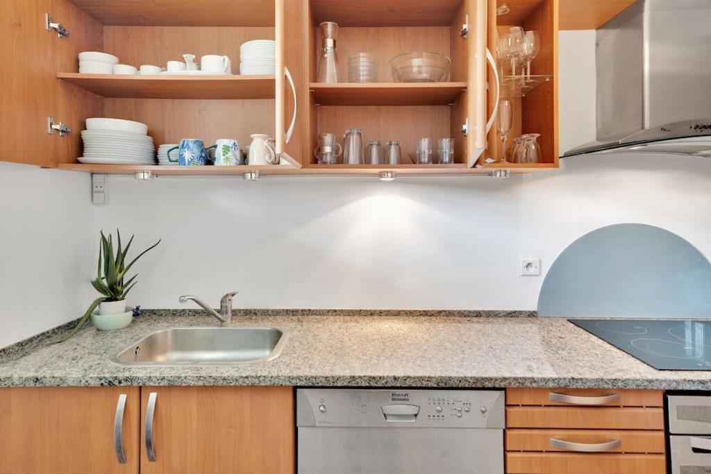 La Prom - A Two Bedroom Apartment With A Sea View Nice Exterior photo